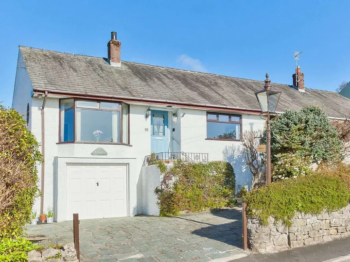 Bungalow (Dog Friendly) in Kents Bank, Grange-over-Sands, Cumbria