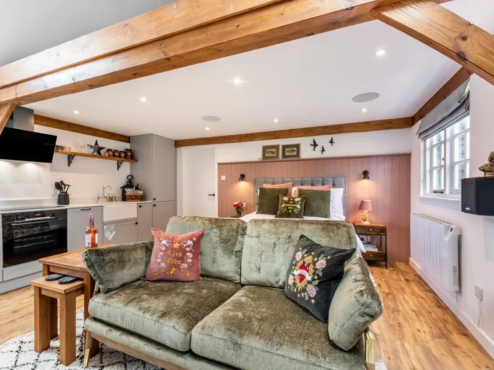Studio Cottage in Laughton, East Sussex
